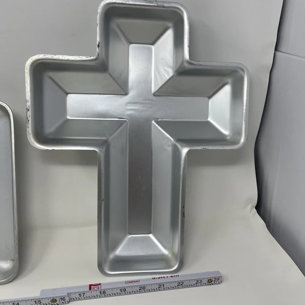 Lot Of 2 Wilton Cake Pans Book Bible And Cross